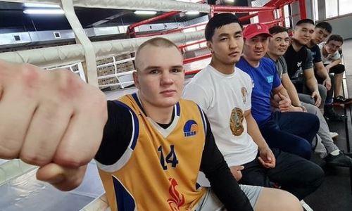 Известные казахстанские профи-боксеры блеснули физической формой. Фото