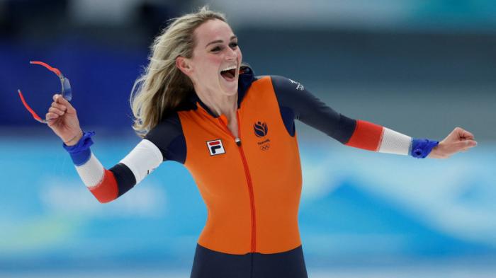 Конькобежка из Нидерландов взяла второе золото с олимпийским рекордом в Пекине
                10 февраля 2022, 21:37