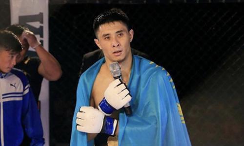 Казахстанец встретится с известным нокаутером из России в поп-MMA