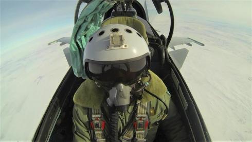 Экипажи фронтовой авиации выполняют учебно-тренировочные полеты