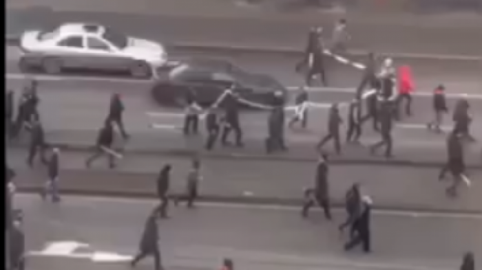 Алматинская трагедия: задержаны участники беспорядков, раздававшие оружие и прутья
                12 февраля 2022, 18:43
