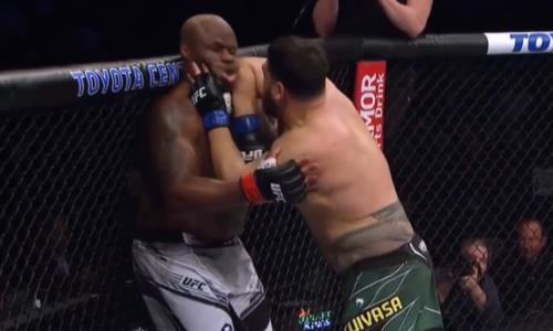 Сенсацией с глухим нокаутом обернулся со-главный бой турнира UFC 271. Видео
