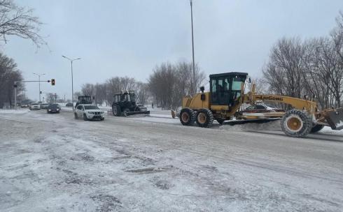 Городские власти лично контролируют ситуацию с уборкой снега в городе