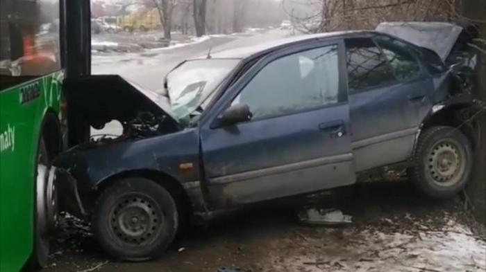Два человека пострадали в ДТП с автобусом в Алматы
                14 февраля 2022, 15:45