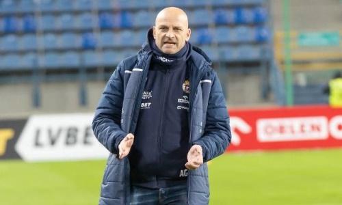 Европейский клуб футболиста сборной Казахстана остался без главного тренера