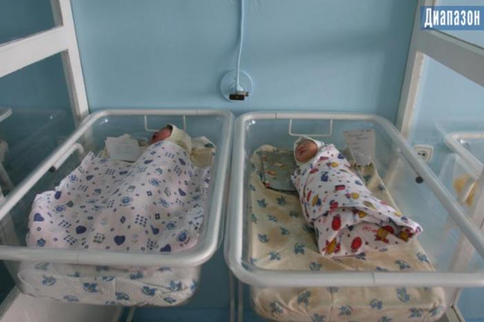 Фейк: Младенцев вакцинируют против COVID-19 в родильных домах Казахстана