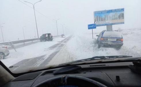 В Карагандинской области закрыты автомобильные трассы по 10 направлениям