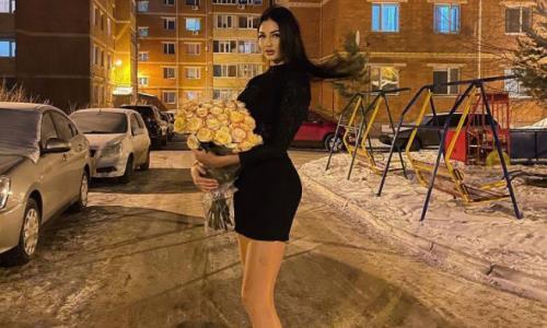 Одна из самых сексуальных спортсменок Казахстана вышла под снегопад в коротком платье. Фото