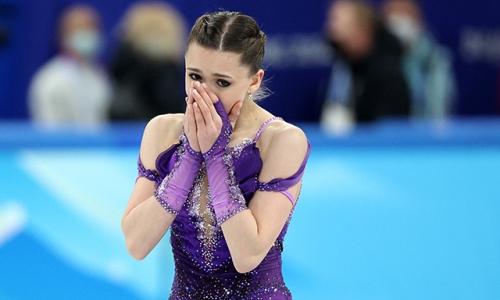 Камила Валиева не сдержала слез после победы в короткой программе на Олимпиаде-2022. Фото