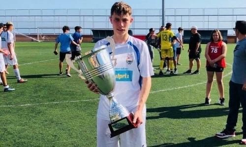 Казахстанский футболист подписал контракт с клубом-сенсацией Лиги Чемпионов