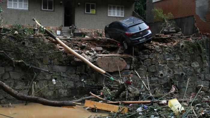 Бразилия страдает от мощных наводнений
                18 февраля 2022, 13:22
