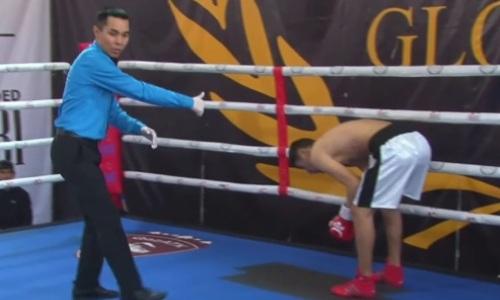 Казахстанского боксера нокаутировали за 53 секунды пушечным ударом по печени. Видео