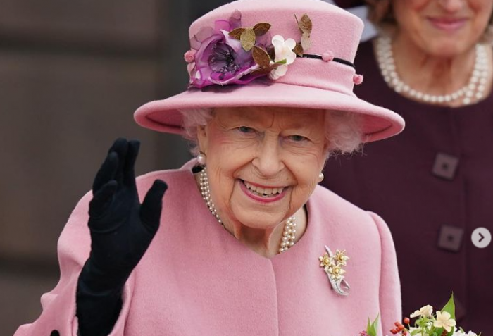 Королева Елизавета II заразилась COVID-19. У монарха слабо выраженные симптомы