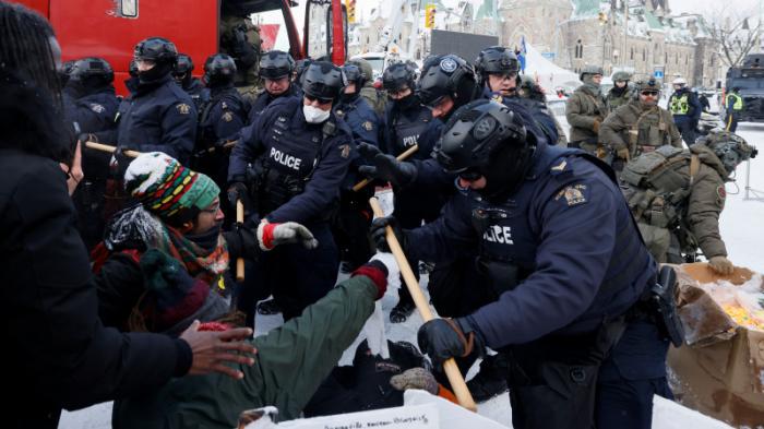 Центр столицы Канады очистили от протестующих
                21 февраля 2022, 12:24