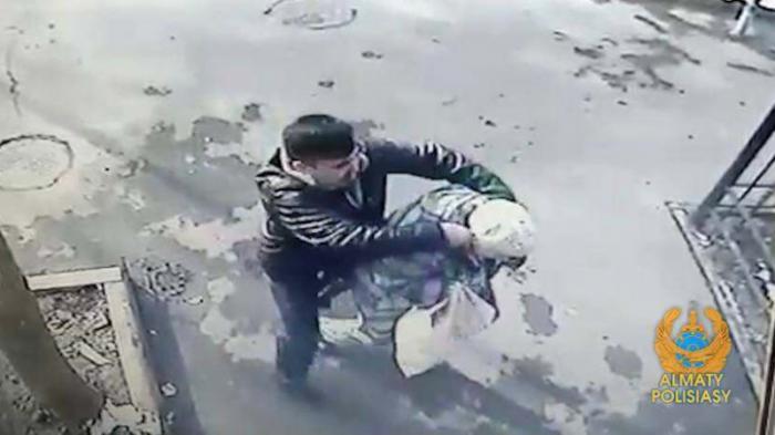 Грабитель срывал серьги с пенсионерок в Алматы
                21 февраля 2022, 17:40