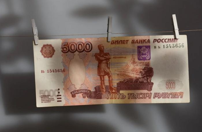 Инвесторы спешно выводят деньги из России после решения Путина, – СМИ