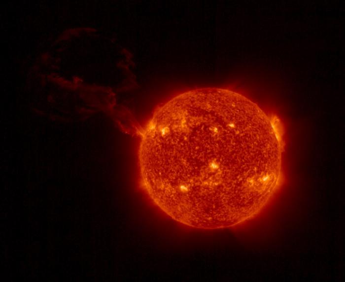 Космический аппарат запечатлел крупнейшее извержение на поверхности Солнца
                22 февраля 2022, 15:30