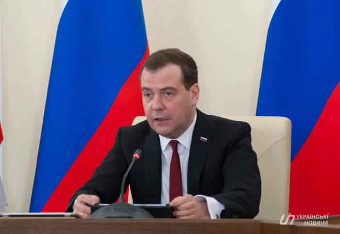 Медведев предупредил немцев о скором росте цены на газ до 2000 евро после заморозки 