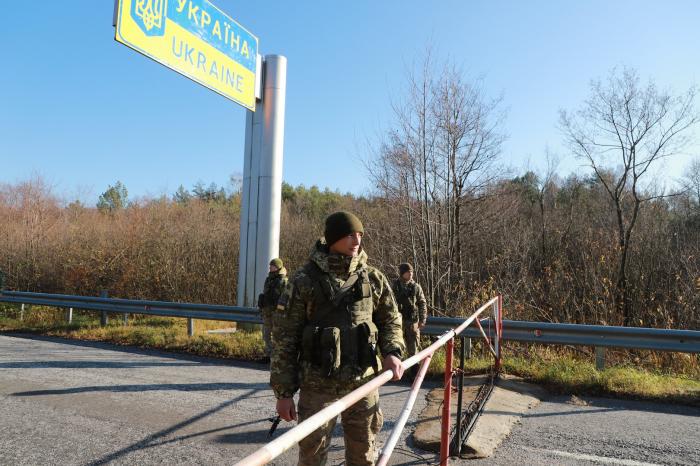 Госпогранслужба заявляет о движении российской военной техники с оккупированного Крыма в Украину