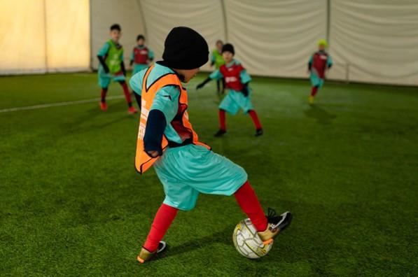 С любовью к спорту: Parimatch Foundation открыл секцию по футболу в Айнабулаке