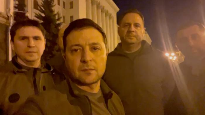 Зеленский записал видео, подтверждающее местонахождение властей в Киеве
                26 февраля 2022, 02:19