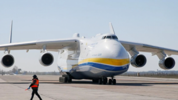 В Украине уничтожен крупнейший в мире грузовой самолет АН-225 