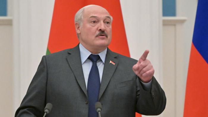Лукашенко: Беларусь не планирует участвовать в спецоперации в Украине
                01 марта 2022, 14:36