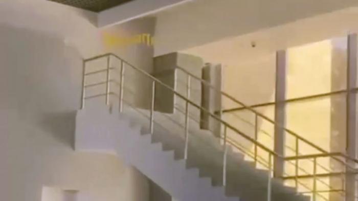 Лестница в никуда удивила пассажиров костанайского аэропорта
                09 марта 2022, 13:32
