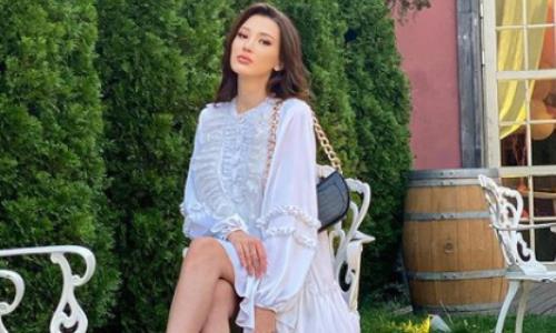 Сабина Алтынбекова решила порадовать фанатов своей красотой на новых фото