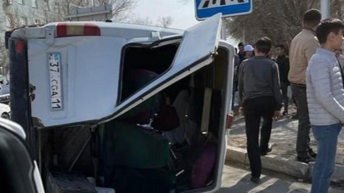 Микроавтобус столкнулся с иномаркой в Кызылорде: пострадали 15 человек
                11 марта 2022, 19:56