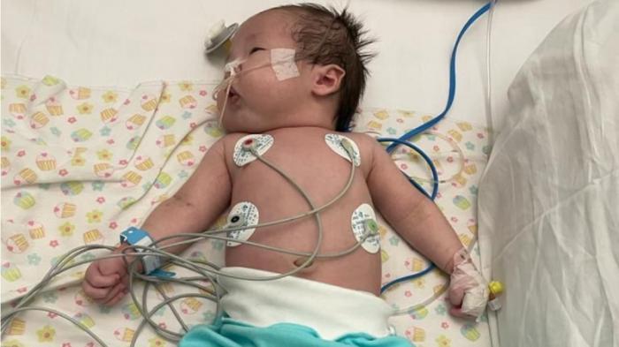 Младенцу из Атырау требуется срочная операция на сердце. Родители пожаловались на медлительность Минздрава
                12 марта 2022, 16:11