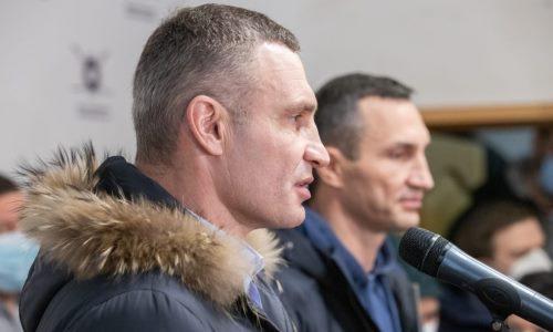 «Они потеряли все». Братья Кличко записали новые видео и показали миру текущую ситуацию в Украине