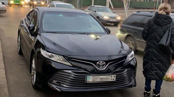 Клиенты напали на таксиста и угнали его Toyota Camry в Алматы
                15 марта 2022, 14:30