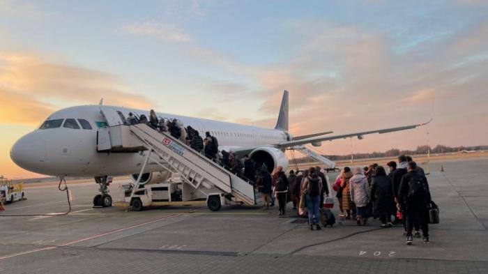 Рейс с эвакуированными из Украины казахстанцами прилетел в Алматы
                15 марта 2022, 15:41
