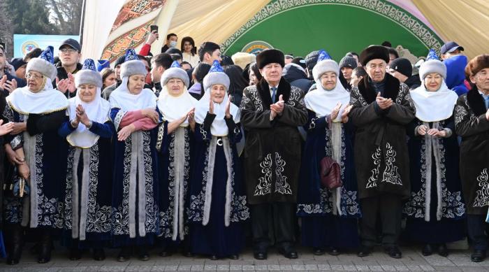 Президент поздравил казахстанцев с праздником Наурыз