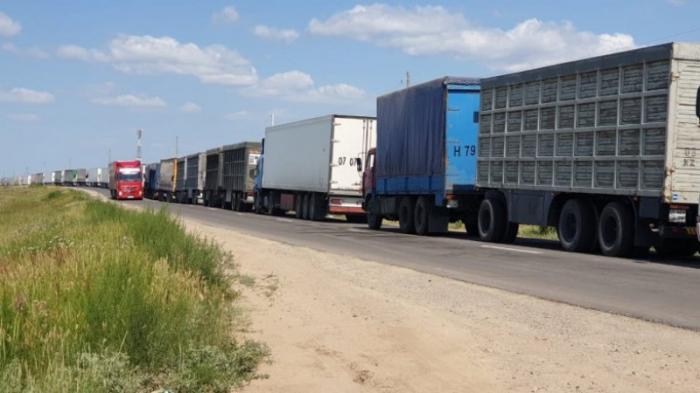 Причину скопления грузов на границе с Россией назвал Султанов
                21 марта 2022, 15:04