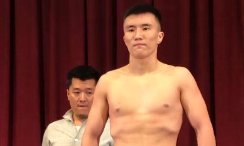 Чемпион WBC из Казахстана уложился в вес перед боем с узбекистанцем в Алматы. Видео