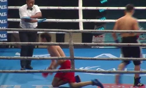 Казахстанский боксер с титулом избил и нокаутировал 17-летнего дебютанта. Видео