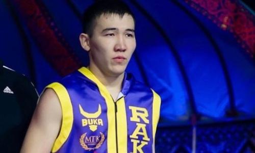 21-летний непобежденный казахстанский боксер жестко удосрочил своего соотечественника