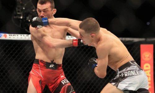 Российский боец UFC сенсационно потерпел первое поражение в карьере. Видео