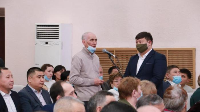 Аким Карагандинской области продолжает отчетные встречи с населением
                28 марта 2022, 11:02