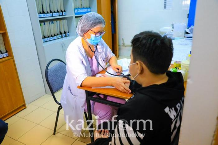 Почти 664 тысячи подростков прошли курс вакцинации Pfizer
