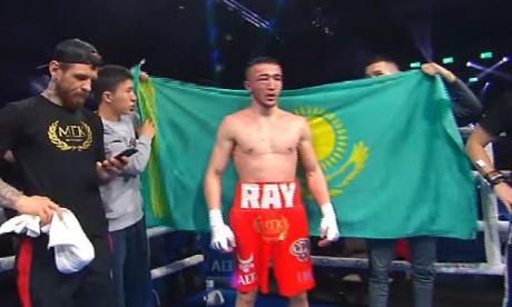 Боксер из Казахстана побил «Невероятного» мексиканца и стал чемпионом мира