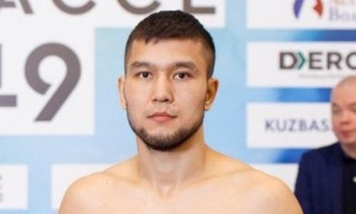 Казахстанский боксер встретился с непобежденным россиянином