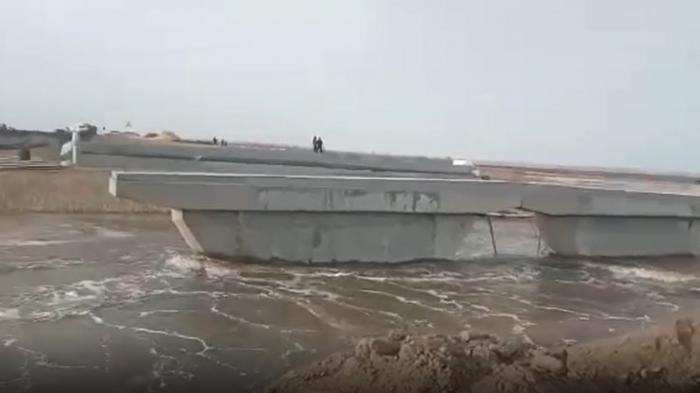 Талые воды затопили участок трассы из Актобе в Астрахань
                04 апреля 2022, 09:16
