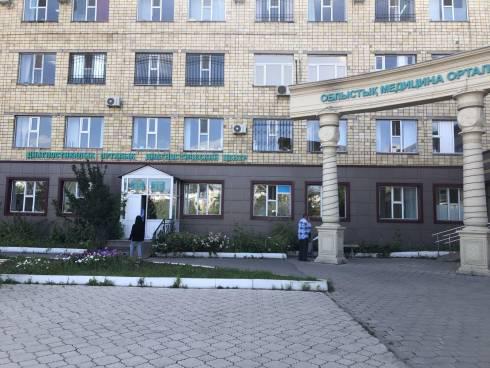 В Караганде из-за старого кнопочного телефона эвакуировали 400 человек из Областного медицинского центра