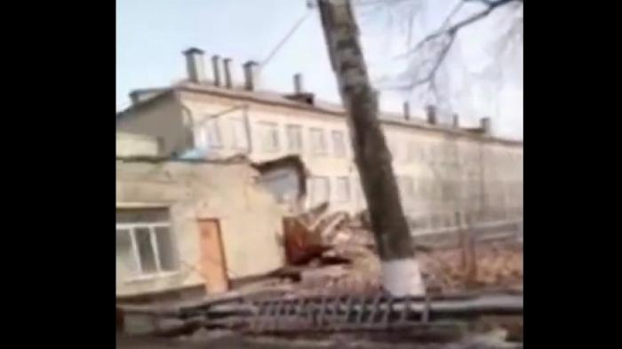 Крыша актового зала обрушилась в школе-гимназии в СКО
                04 апреля 2022, 23:29