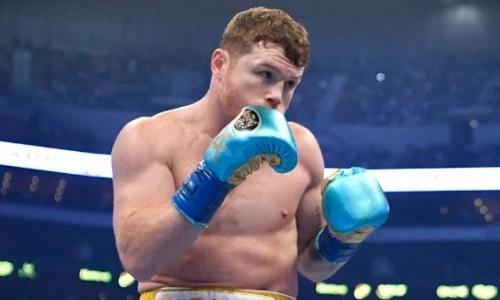 Непобежденный нокаутер и чемпион WBC решил повторять за «Канело». Видео