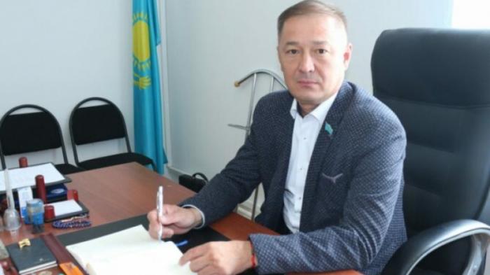 Избранный жителями аким Талгара Кайрат Исабаев покинул пост
                06 апреля 2022, 10:11