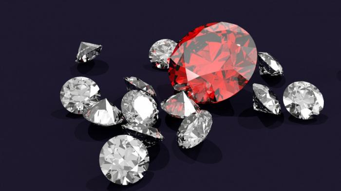Санкции США затронули крупнейшего в мире производителя алмазов 
